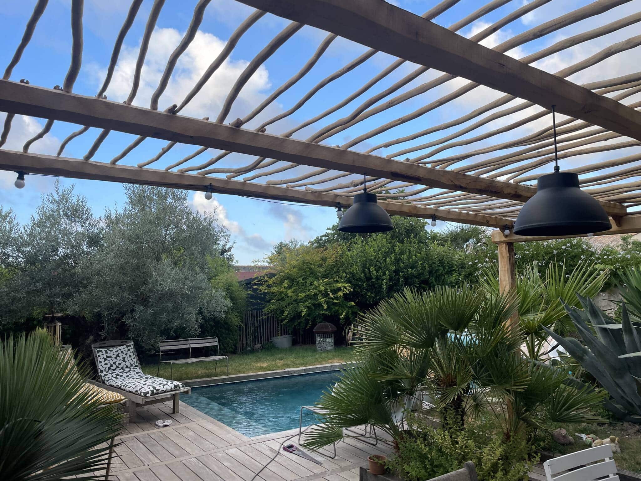 branche en bois flotté pour aménagement extérieur