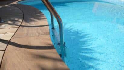 comment remplacer une margelle en bois