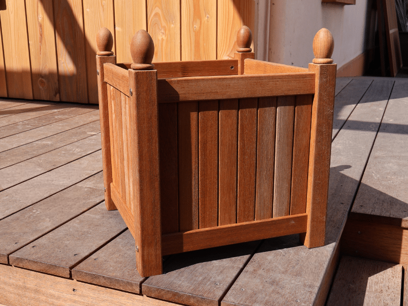 Jardinière design en Bangkiraï (Bac jardinière huilé)