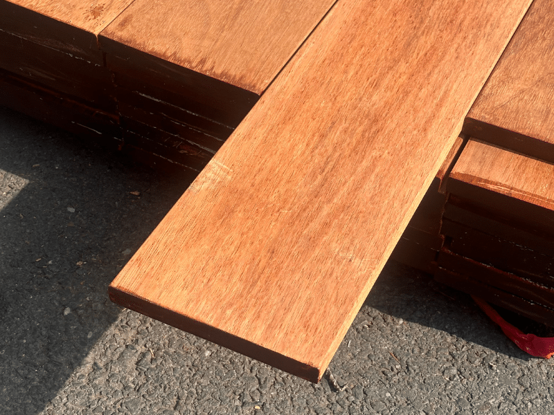 Margelle bois exotique en Merbau